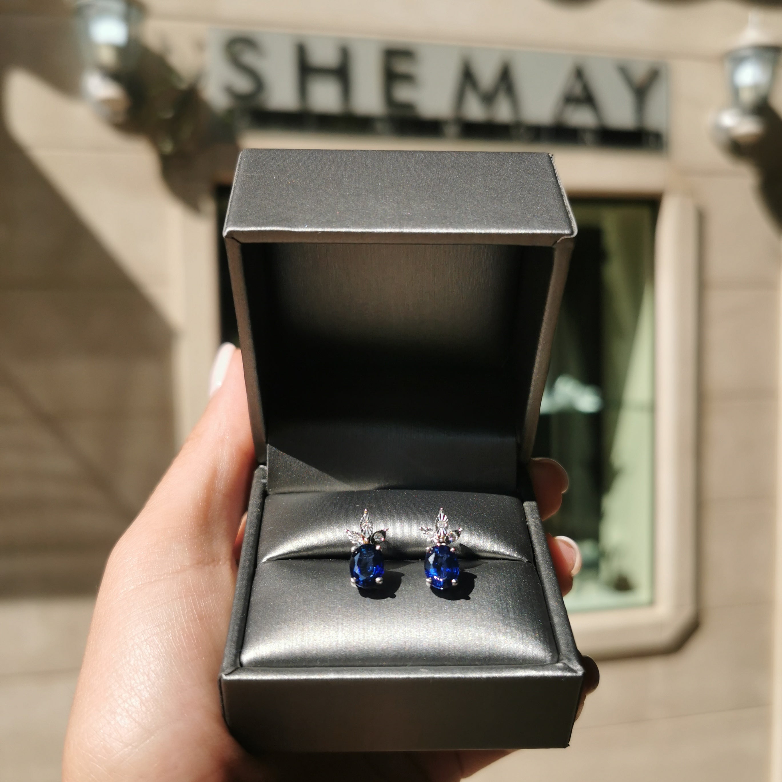 Обеци бяло злато 14к. с диаманти и сапфири